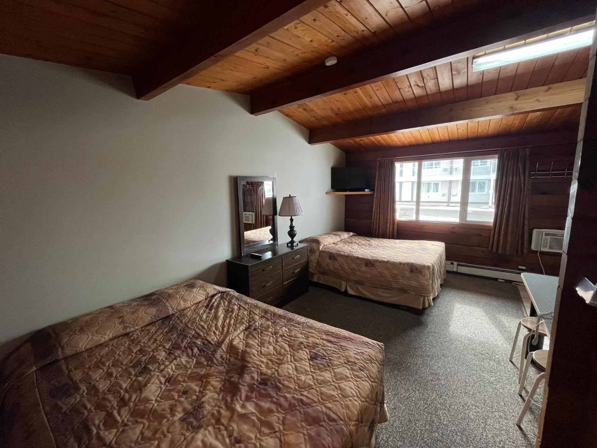 Raccoon Lodge Motel Сильван-Лейк Экстерьер фото